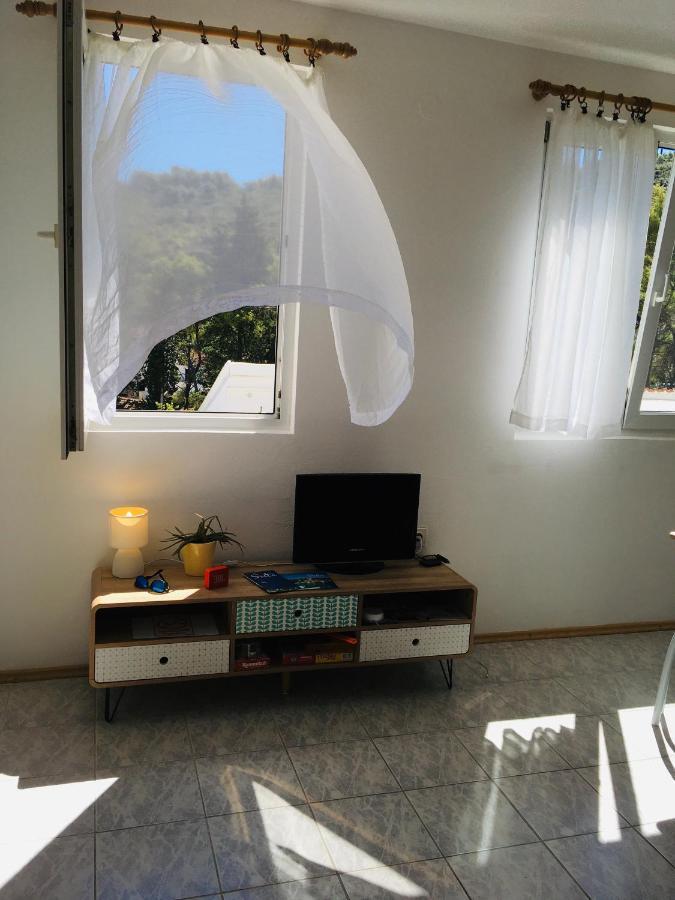 Solenta - Sunny & Bright Apartment Near Beach W Self Checkin Nečujam Exterior foto